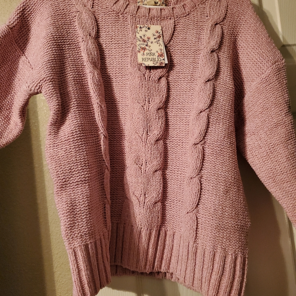 Clothes - Picture 8 of 9